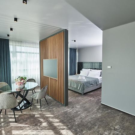 Hotel Emd Bacău Eksteriør bilde