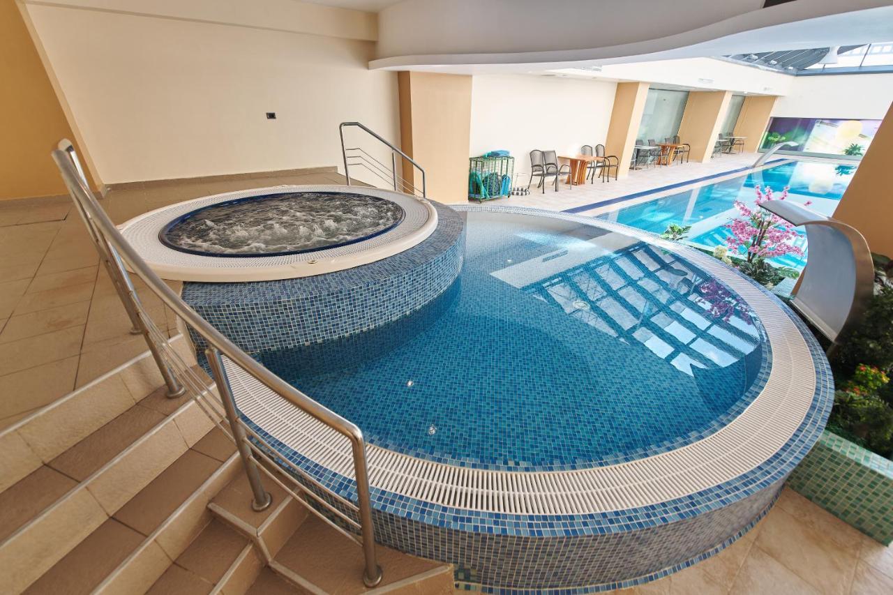 Hotel Emd Bacău Eksteriør bilde