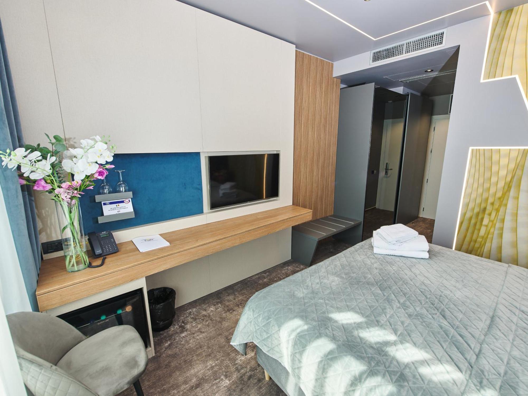 Hotel Emd Bacău Eksteriør bilde