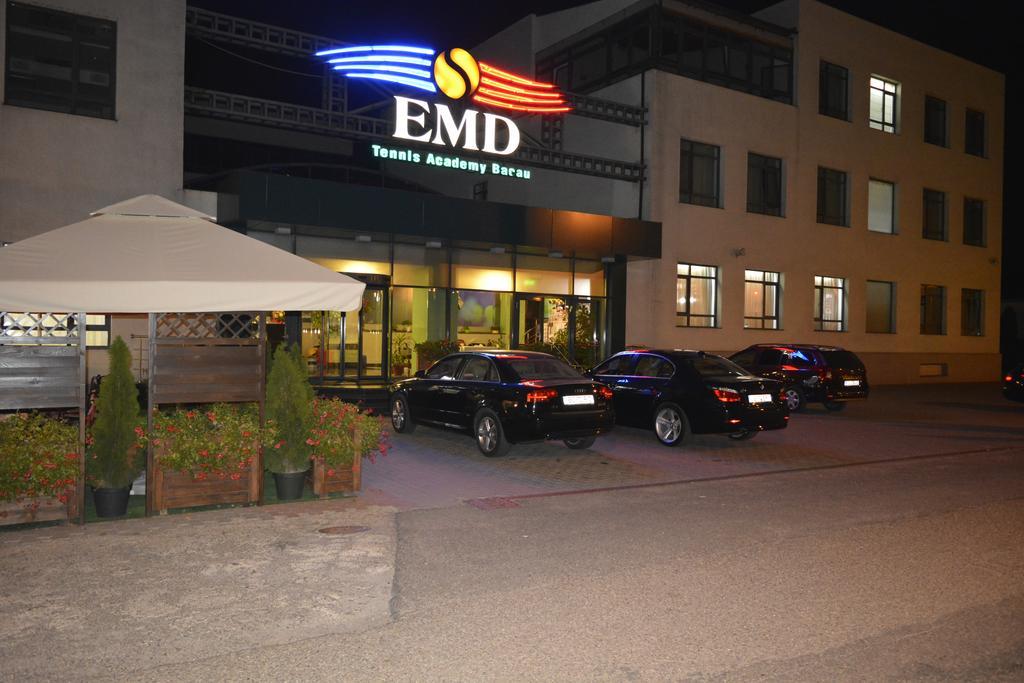 Hotel Emd Bacău Eksteriør bilde